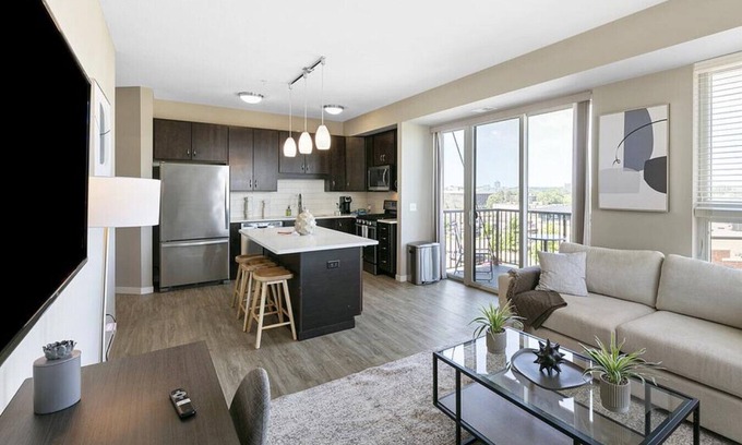 Edina Apartamento | Landing at 71 France - 2 Bedrooms in Downtown Edina