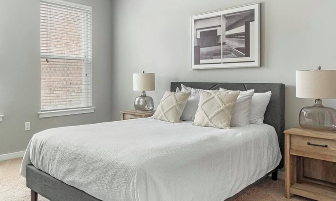 Chapel Hill Apartamento | Landing at Blu on Farrington - 1 Bedroom in Woodland Acres