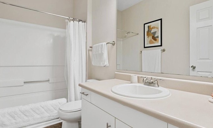 Greensboro Apartamento | Landing at Brassfield Park Apartments - 2 Bedrooms in North Greensboro