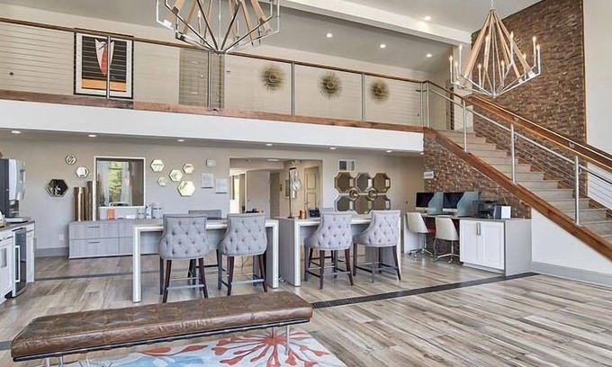 Homewood Apartamento | Landing at Brookwood - 3 Bedrooms in Downtown Homewood