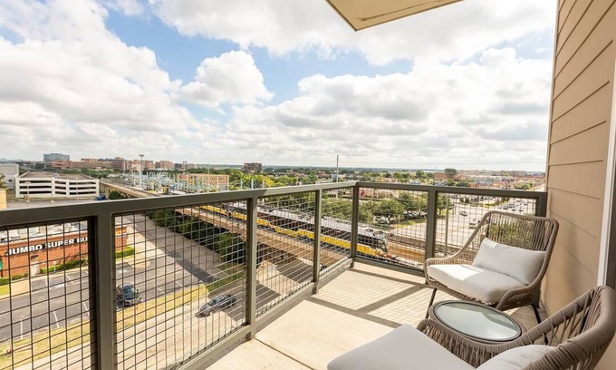 Vickery Meadow Apartamento | Landing at Galleries at Park Lane - 2 Bedrooms in Vickery Meadow