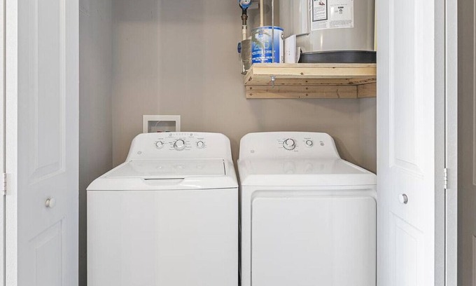 Hilliard Apartamento | Landing at Landmark Lofts - 2 Bedrooms in Downtown Hilliard