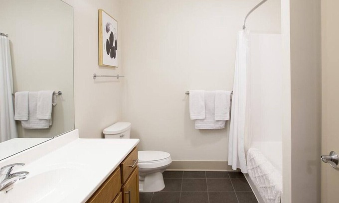 Detroit Apartamento | Landing at Orleans Landing - 1 Bedroom in Rivertown Warehouse District