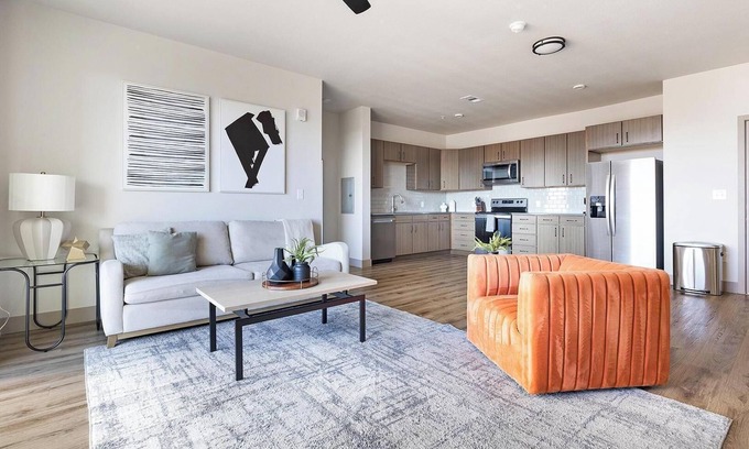Littleton Apartamento | Landing at Parkside at Littleton Village - 2 Be...