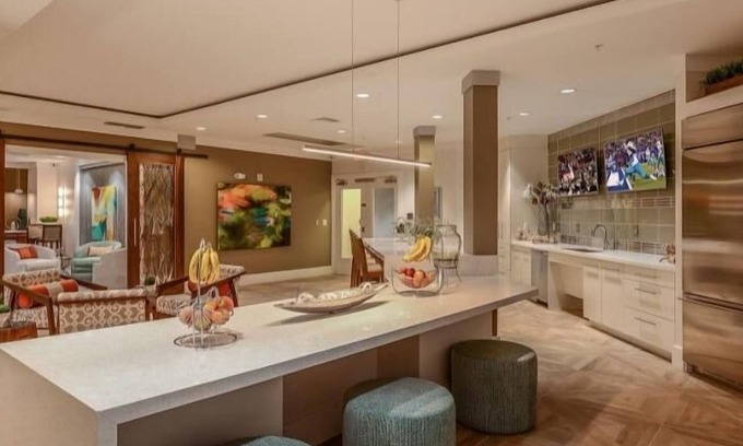 Sunrise Apartamento | Landing at Portico - 1 Bedroom in Downtown Sunrise