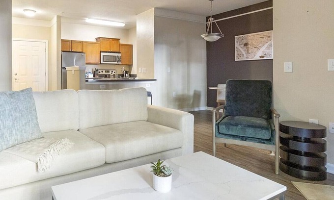 Northwest Raleigh Apartamento | Landing at Rose Heights Apartments - 1 Bedroom in Northwest Raleigh