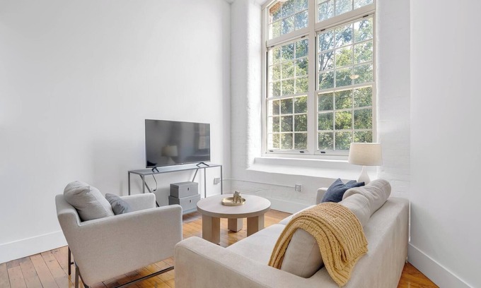 Greenville Apartamento | Landing at The American Spinning Mill - 1 Bedro...