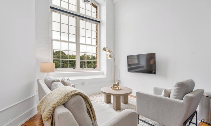 Greenville Apartamento | Landing at The American Spinning Mill - 1 Bedro...