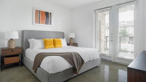 Austin Apartamento | Landing at The Artesian at Bee Cave - Lakeway