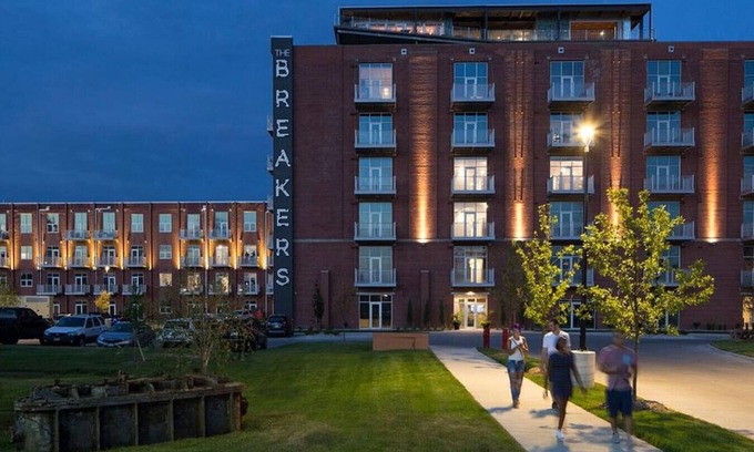 Southeast Omaha Apartamento | Landing at The Breakers - 1 Bedroom in Downtown