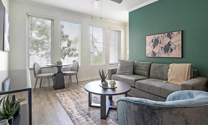 Green Hills Apartamento | Landing at The Metropolitan - 1 Bedroom in Nash...