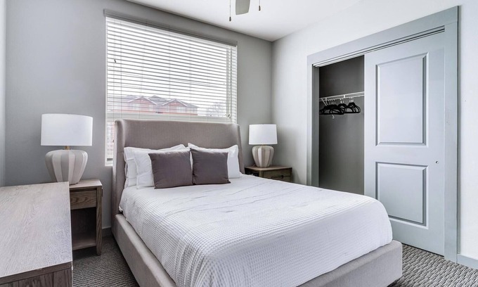 University District Apartamento | Landing at The Nine @ Memphis - 4 Bedrooms in U...
