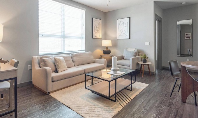 University District Apartamento | Landing at The Nine @ Memphis - 4 Bedrooms in U...