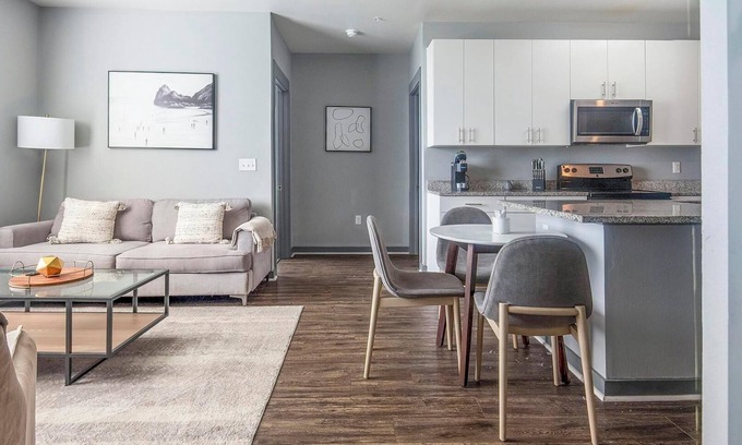 University District Apartamento | Landing at The Nine @ Memphis - 4 Bedrooms in U...