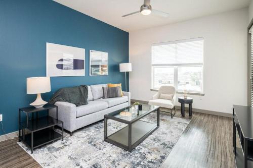 Pflugerville Apartamento | Landing at The Parker Austin - 2 Bedrooms in Downtown Pflugerville