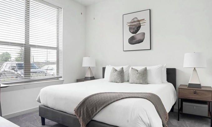 Austin Apartamento | Landing | Beautiful 1BD, Gym, Yoga Studio