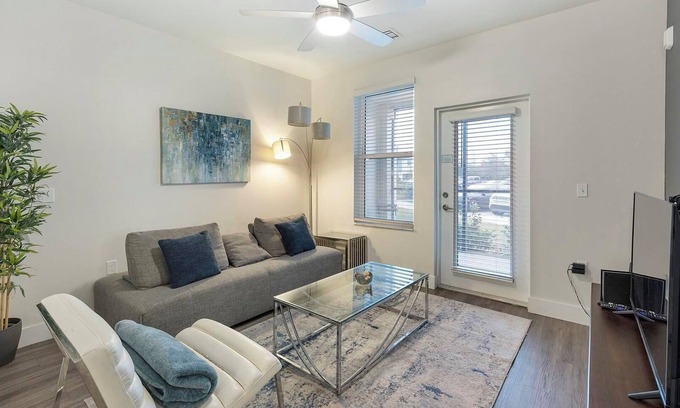 Port Tampa City Apartamento | Landing | Stylish 1BD, Gym, Pool