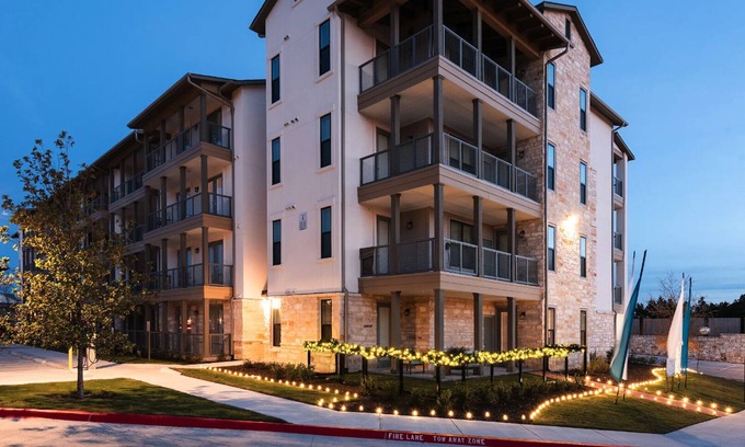 Austin Apartamento | Landing | Beautiful 1BD, Pool, Clubhouse