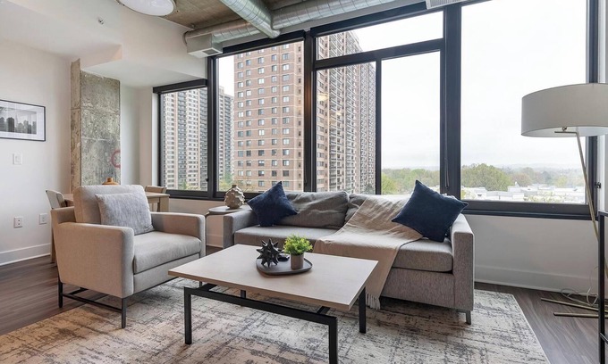 Baileys Crossroads Apartamento | Landing | Amazing 1BD, Gym, Game Room