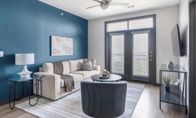 Buda Apartamento | Landing | Beautiful 2BD, Rooftop Lounge, Game Room