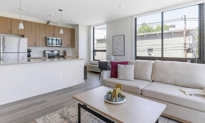 Carteret Apartamento | Landing | Modern 2BD, Rooftop Lounge, Gym