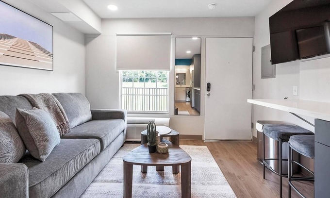 Hermitage Apartamento | Landing | Beautiful Studio in Downtown Hermitage