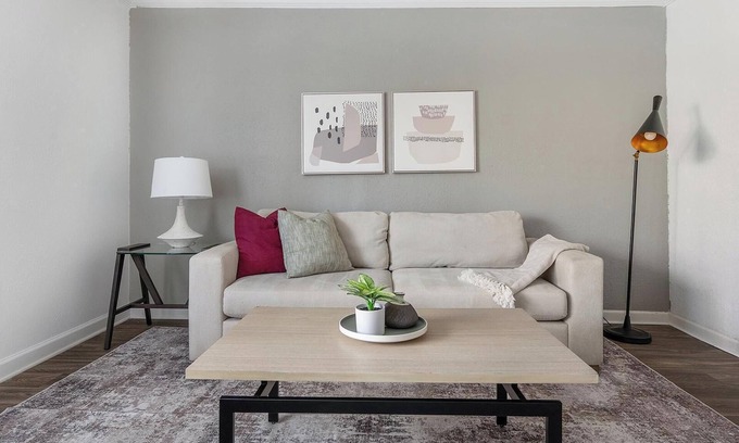 Winston - Salem Apartamento | Landing | Beautiful 1BD, Gym, Clubhouse