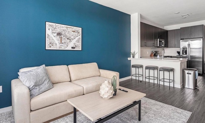 Wetmore Apartamento | Landing | Chic 1BD, Clubhouse, Gym