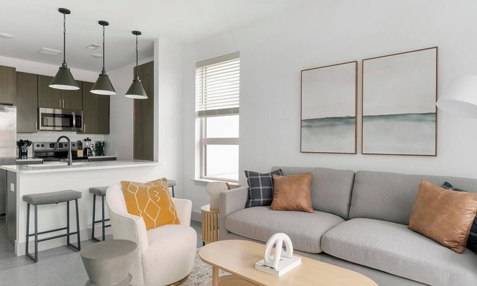 Richmond Apartamento | Landing | Chic 1BD, Gym, Clubhouse