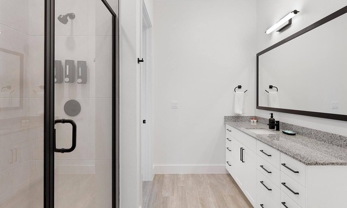 Denton Apartamento | Landing | Chic 1BD, Gym