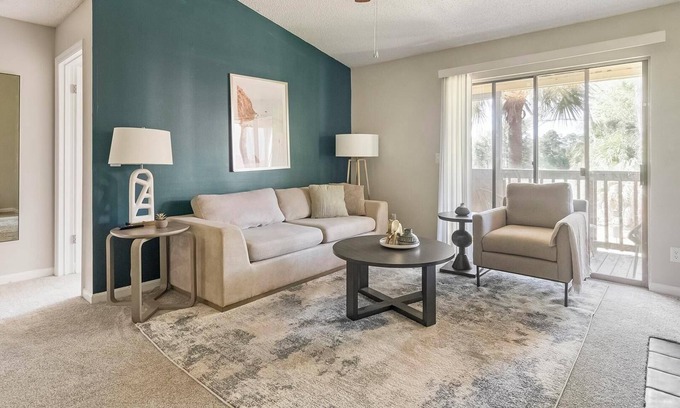 Sunbeam Apartamento | Landing | Stunning 2BD, Pool, Courtyard