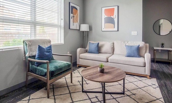University District Apartamento | Landing | Chic 4BD, Clubhouse, Pool