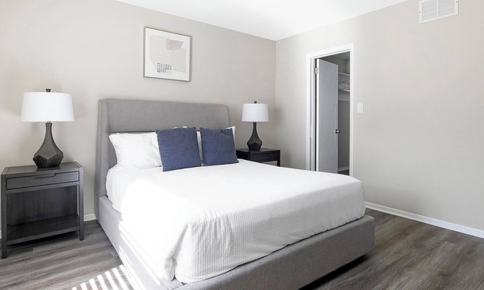 Homewood Apartamento | Landing | Stylish 1BD, Gym, Pool