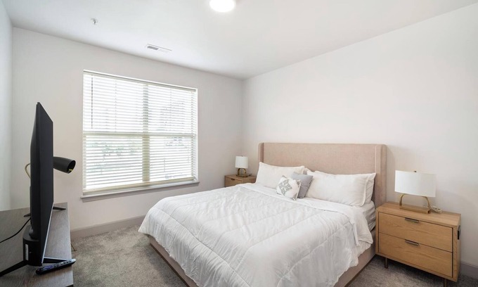 Corryville Apartamento | Landing | Incredible 1BD, Gym, Clubhouse