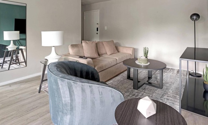 Greenbelt Apartamento | Landing | Incredible 1BD, Gym, Pool