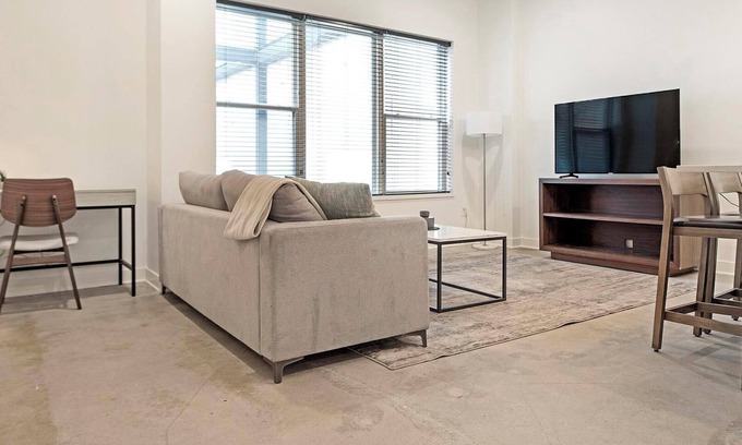 Downtown St. Louis Apartamento | Landing | Incredible 1BD, Rooftop Lounge