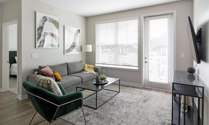 Huntsville Apartamento | Landing at Laurel at Dry Creek - 2 Bedrooms in ...