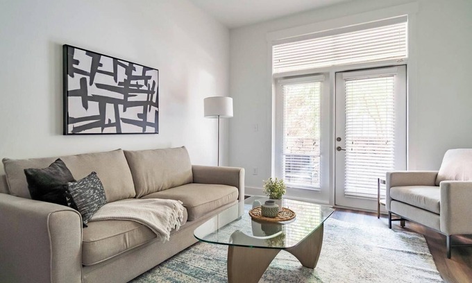 Cary Apartamento | Landing | Incredible 2BD, Gym, Rooftop Lounge