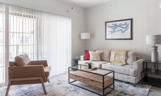 Pflugerville Apartamento | Landing | Stylish 1BD, Pool, Yoga Studio