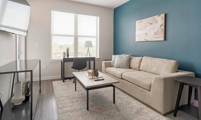 Wetmore Apartamento | Landing | Incredible 1BD, Gym, Clubhouse
