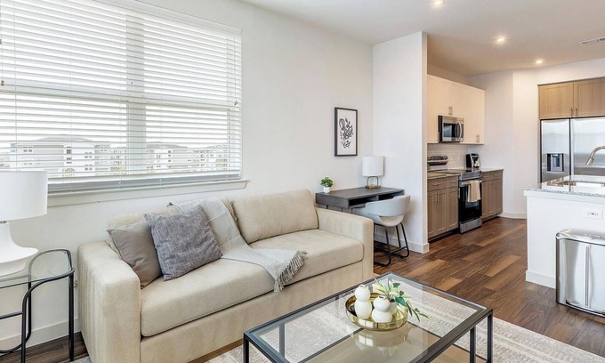Fate Apartamento | Landing | Chic 1BD, Clubhouse, Pool