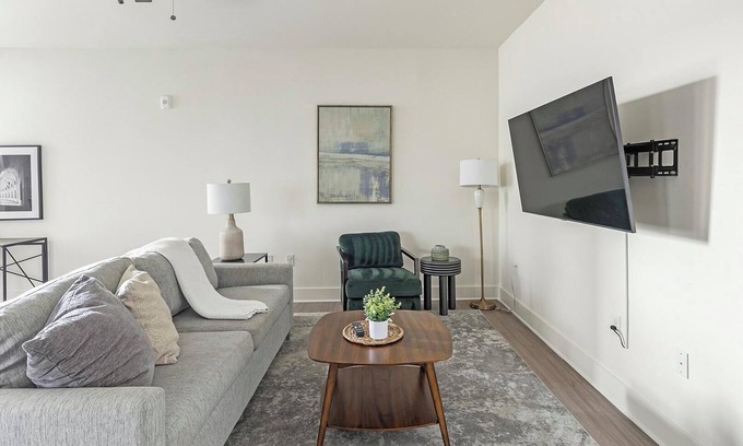 Fort Worth Apartamento | Landing at The Standard River District - 1 Bedr...
