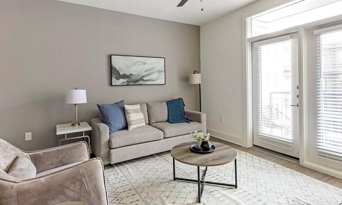 Fort Worth Apartamento | Landing | Modern 1BD, Yoga Studio, Game Room