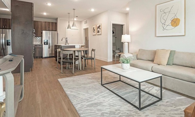 Seguin Apartamento | Landing | Incredible 2BD, Pool, Gym