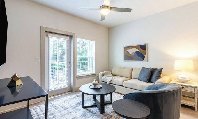 Santa Rosa Beach Apartamento | Landing | Incredible 1BD, Pool, Gym