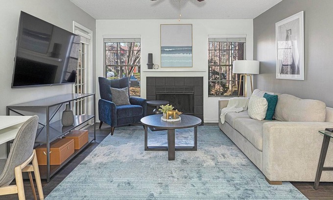 Sunbeam Apartamento | Landing | Beautiful 1BD, Pool, Courtyard