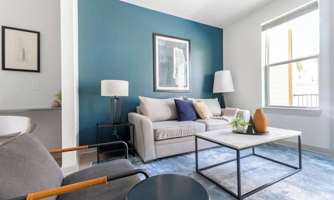 Springfield Apartamento | Landing | Incredible 1BD, Gym, Pool