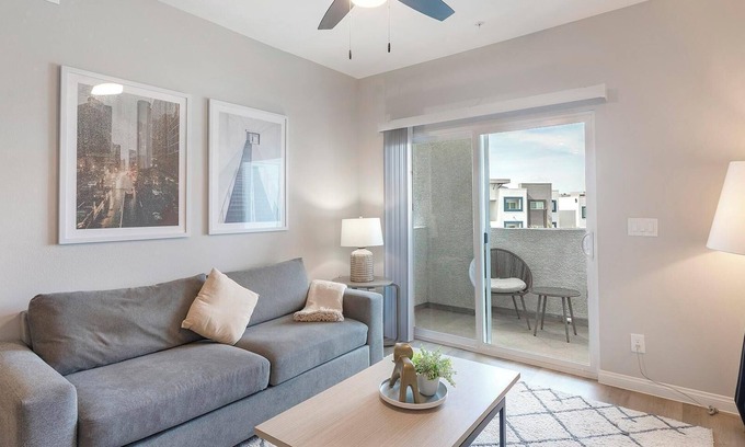 Townsite Apartamento | Landing | Spectacular 2BD, Pool, Rooftop Lounge