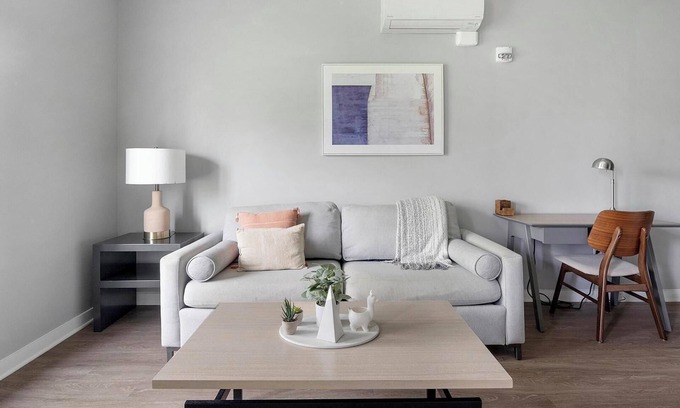 Nashville Apartamento | Landing at Fifty Forty Flats - Studio in Lenox ...