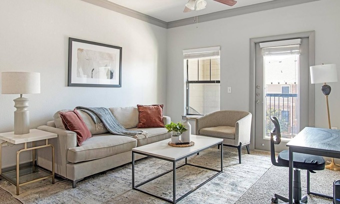 Northeast Carrollton Apartamento | Landing at The Avenues at Carrollton - 3 Bedroo...